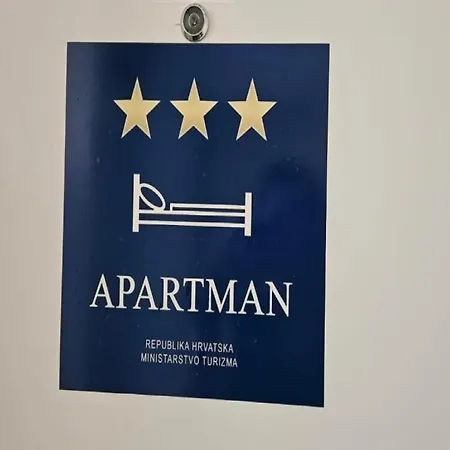 Apartman Gracac Apartment *