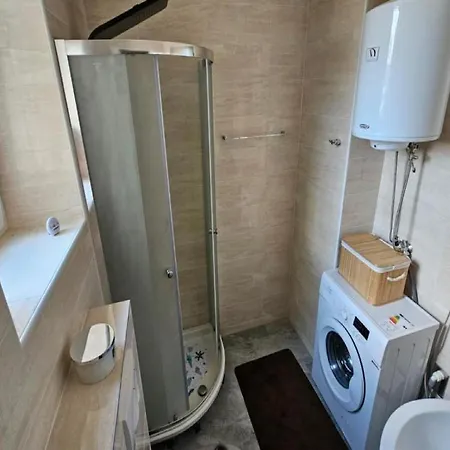 Apartman Gracac 아파트 *